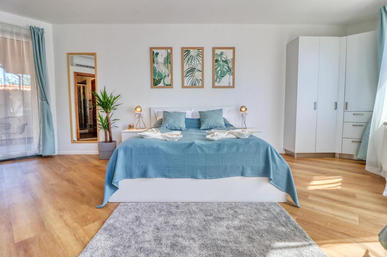 Barka Apartman Eger Exterior photo
