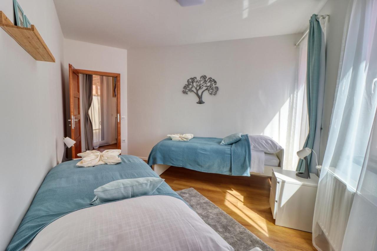 Barka Apartman Eger Exterior photo