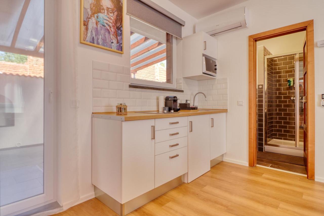 Barka Apartman Eger Exterior photo